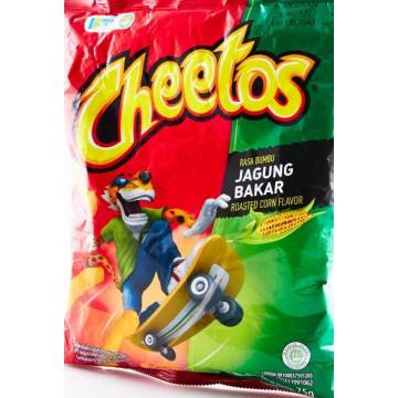 CHEETOS SNACK JAGUNG BAKAR 75GR